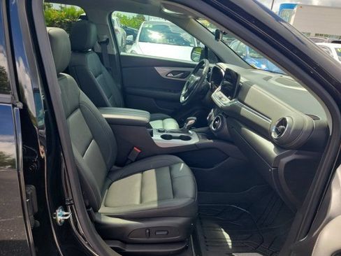 Used 2024 Chevrolet Blazer LT w/ Sound & Technology Package FWD image 10