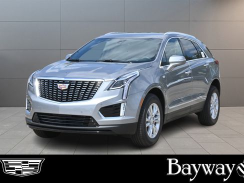 New 2025 Cadillac XT5 Luxury image 1
