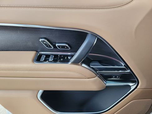 New 2026 Land Rover Range Rover SE image 22