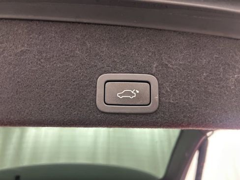 Used 2016 Volvo XC60 T5 Platinum w/ Climate Package image 31