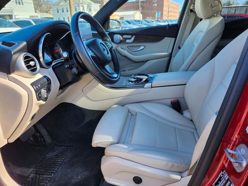 Used 2018 Mercedes-Benz GLC 300 4MATIC image 18
