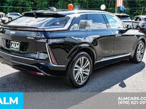 Used 2024 Cadillac Lyriq Luxury AWD/4WD image 5