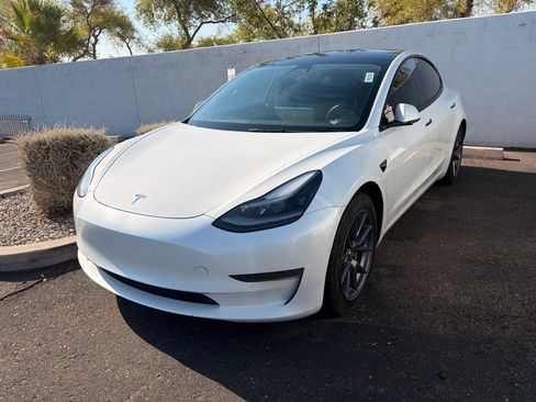 Used 2021 Tesla Model 3 Standard Range Plus RWD image 1