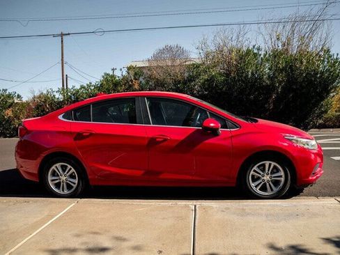 Used 2017 Chevrolet Cruze LT FWD image 6