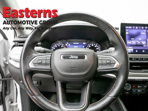 Used 2022 Jeep Compass Limited w/ Sun and Sound Group AWD/4WD image 10