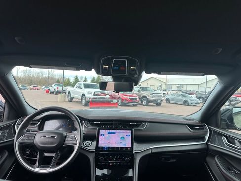 Used 2022 Jeep Grand Cherokee Trailhawk w/ Luxury Tech Group III image 26