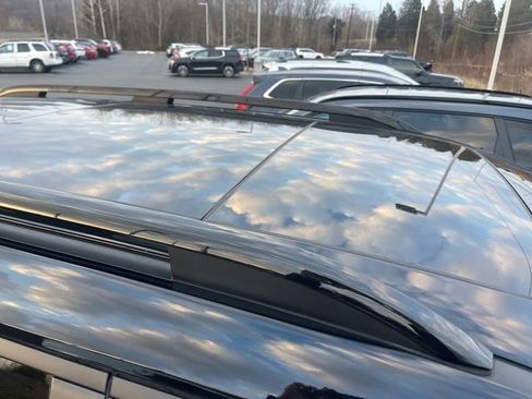 Used 2024 Honda Pilot TrailSport image 3