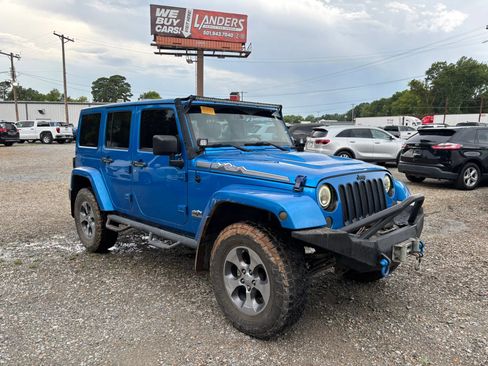 Used 2014 Jeep Wrangler Unlimited Sahara AWD/4WD image 6