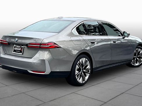 Certified 2025 BMW 530i RWD image 12