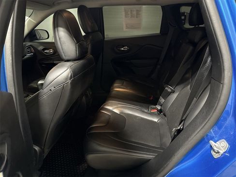 Used 2020 Jeep Cherokee Altitude image 22