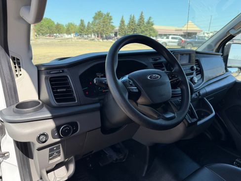 Used 2023 Ford Transit 250 Medium Roof AWD image 4