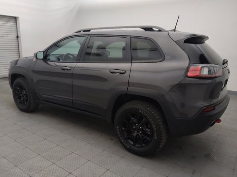 Used 2019 Jeep Cherokee Trailhawk image 3