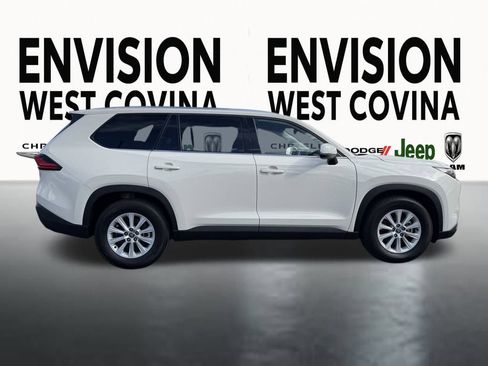 Used 2024 Toyota Grand Highlander XLE image 12