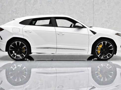 Used 2021 Lamborghini Urus image 9
