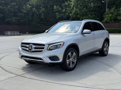 Used 2017 Mercedes-Benz GLC 300 4MATIC image 1