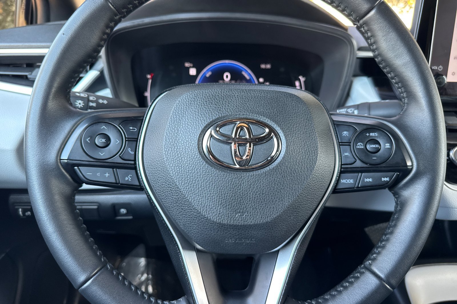 Used 2026 Toyota Corolla SE FWD image 25
