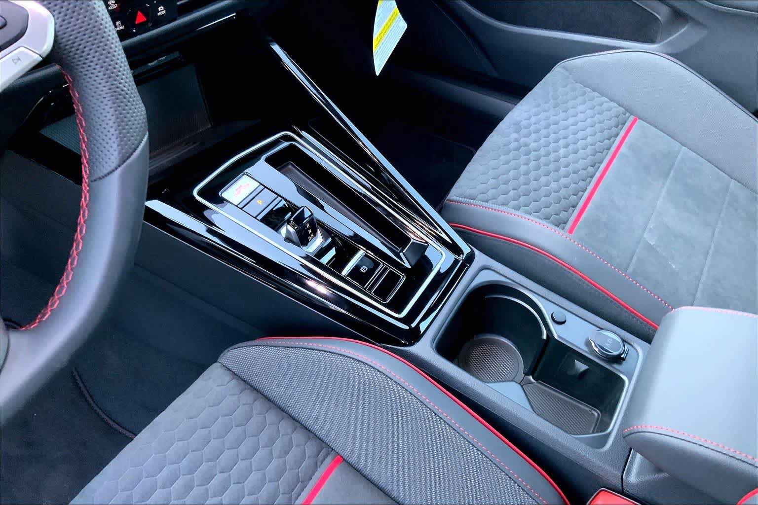 New 2026 Volkswagen GTI SE FWD image 7