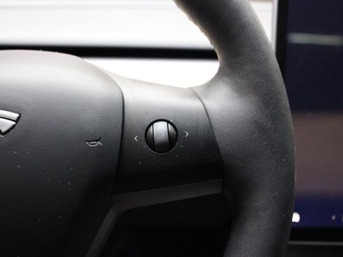 Used 2023 Tesla Model Y Long Range image 16