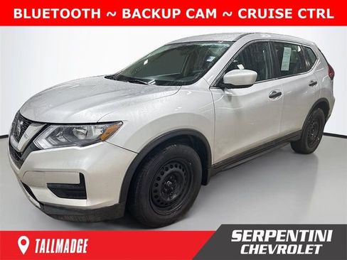 Used 2018 Nissan Rogue S image 1