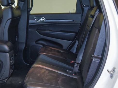 Used 2022 Jeep Grand Cherokee Laredo X AWD/4WD image 12