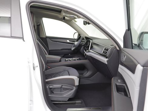 New 2026 Volkswagen Atlas Peak Edition image 18