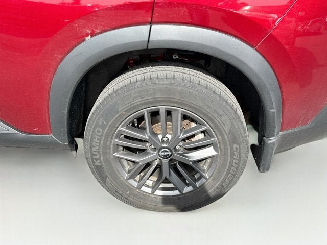 Used 2023 Nissan Rogue S AWD/4WD image 9