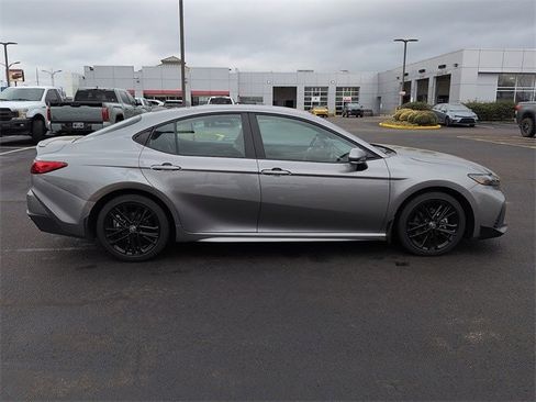 Certified 2025 Toyota Camry SE image 8