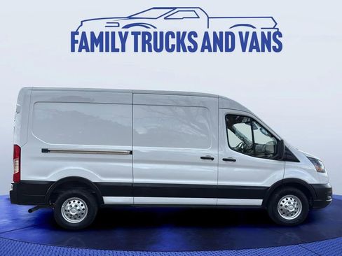 Used 2022 Ford Transit 250 Medium Roof AWD image 6