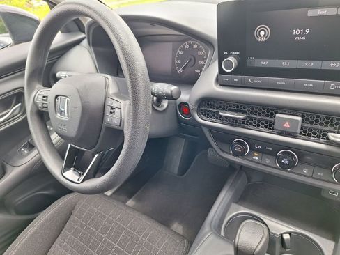 Used 2025 Honda HR-V LX image 29