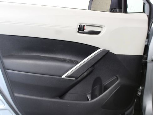 Used 2025 Toyota Corolla Cross L FWD image 8