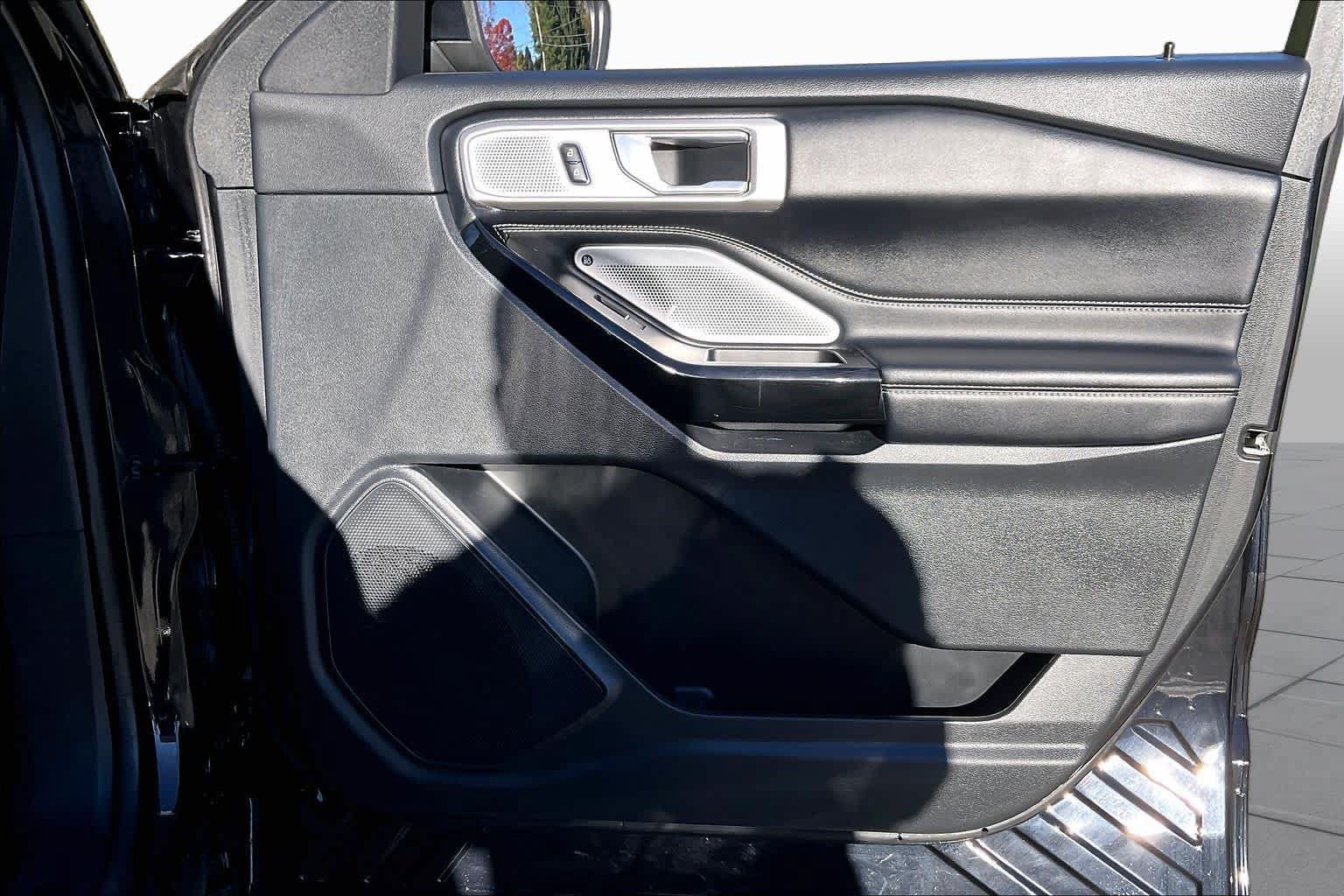 Used 2021 Ford Explorer ST w/ Equipment Group 401A AWD/4WD image 22