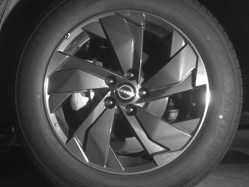 Used 2025 Nissan Rogue SV image 12