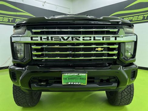 Used 2022 Chevrolet Silverado 2500 Custom w/ Custom Value Package AWD/4WD image 3