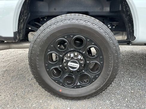 Used 2025 Ford F250 XLT w/ Black Appearance Package image 12