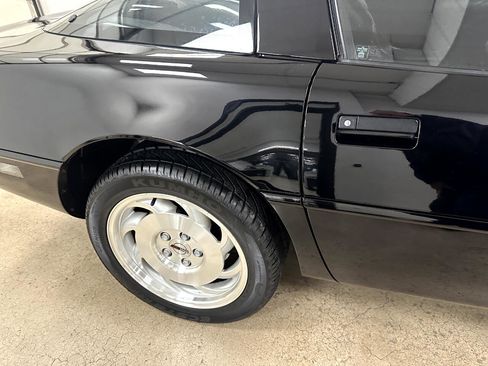 Used 1996 Chevrolet Corvette Coupe image 16