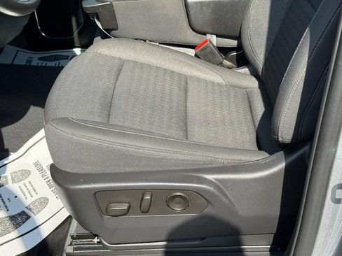 Used 2023 Chevrolet Silverado 1500 LT AWD/4WD image 17