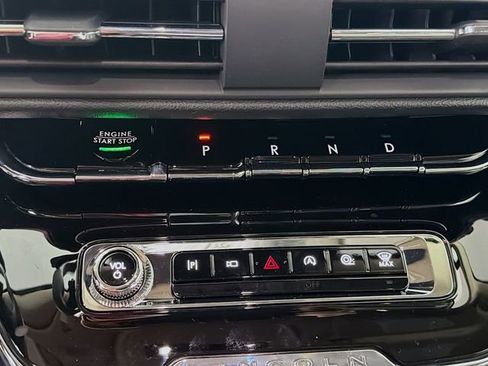 New 2026 Lincoln Corsair Premiere image 17