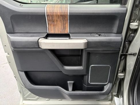 Used 2019 Ford F150 Lariat w/ Equipment Group 502A Luxury AWD/4WD image 13