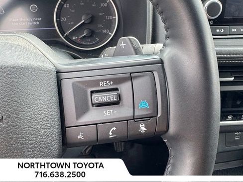 Used 2025 Nissan Rogue SV AWD/4WD image 16