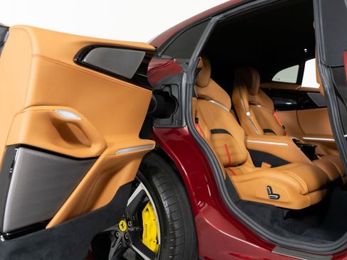 Used 2025 Ferrari Purosangue AWD/4WD image 33