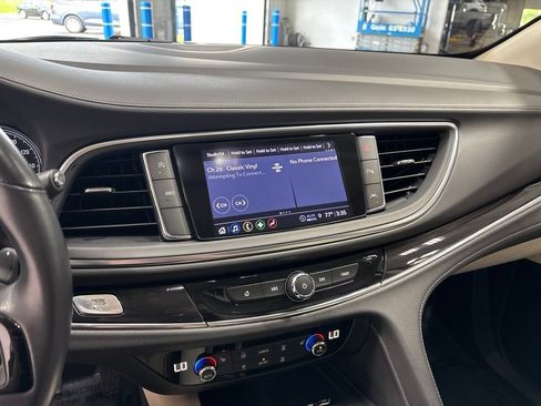 Used 2023 Buick Enclave Essence AWD/4WD image 16