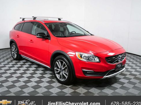 Used 2017 Volvo V60 T5 Cross Country w/ Convenience Package AWD/4WD image 1