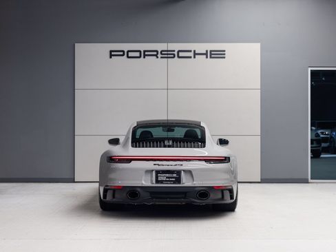 Certified 2024 Porsche 911 Carrera GTS RWD image 6