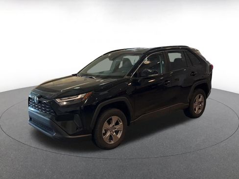 Used 2025 Toyota RAV4 XLE image 8