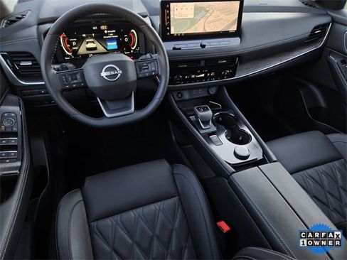 Used 2026 Nissan Rogue Platinum w/ Platinum Premium Package image 16