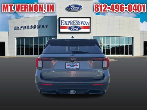 Used 2025 Ford Explorer ST-Line w/ ST-Line Street Pack AWD/4WD image 7