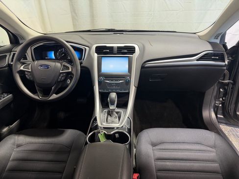 Used 2015 Ford Fusion SE FWD image 17