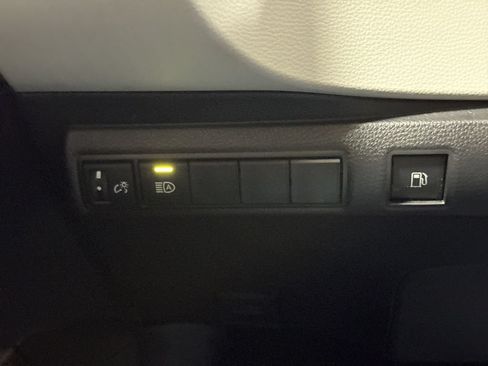 Used 2022 Toyota Corolla LE FWD image 18
