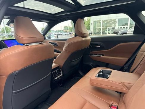 Used 2025 Toyota Crown Signia w/ Advanced Technology Package AWD/4WD image 36