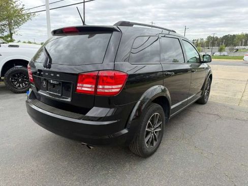 Used 2018 Dodge Journey SE w/ Blacktop Package FWD image 8